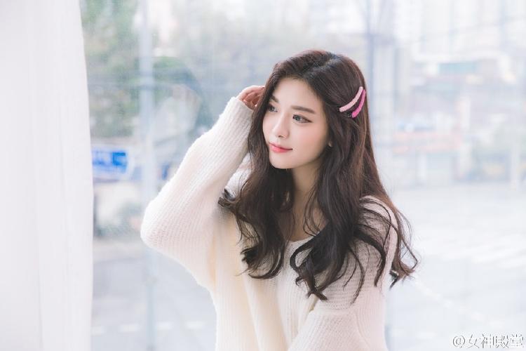 中外“泳士”竞渡长江 激情涌动江城